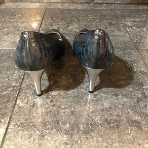 Kenneth Cole woman shoe